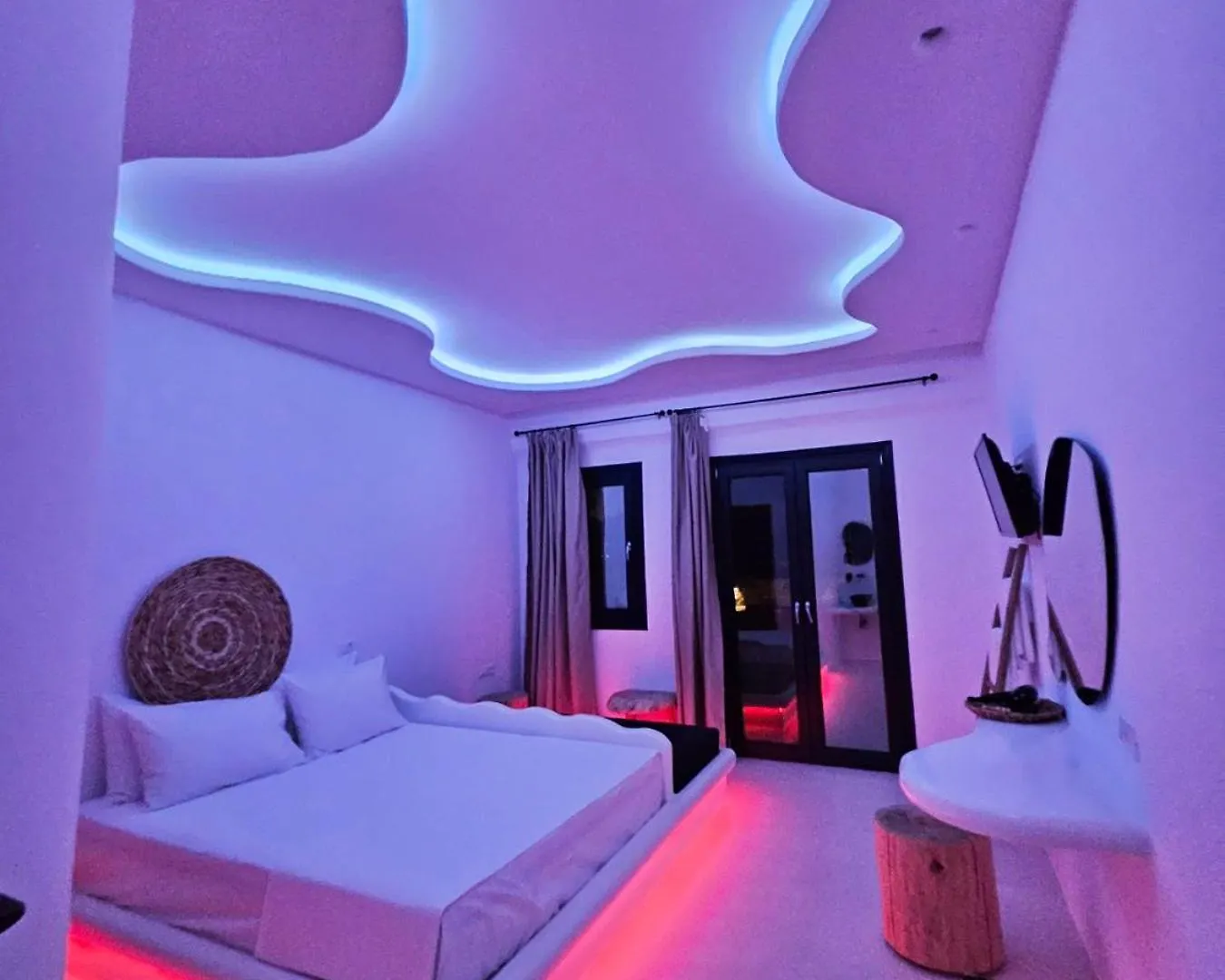 Appart hôtel Elli Tropical Luxury Suites Sunset-Infinity Pool- Sea Side-Near Center Parking Mykonos Town