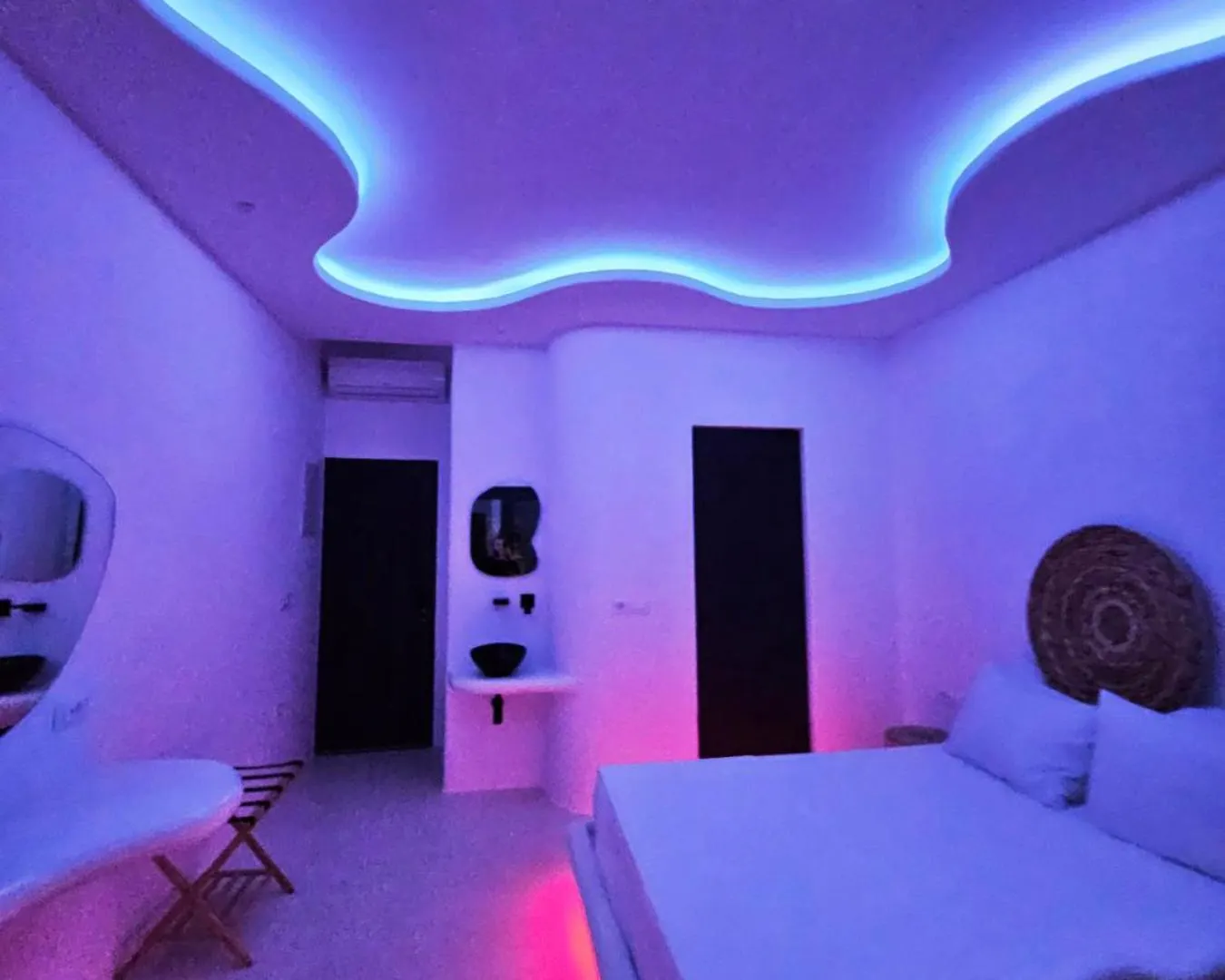Elli Tropical Luxury Suites Sunset-Infinity Pool- Sea Side-Near Center Parking Mykonos Town 0*,  Grèce