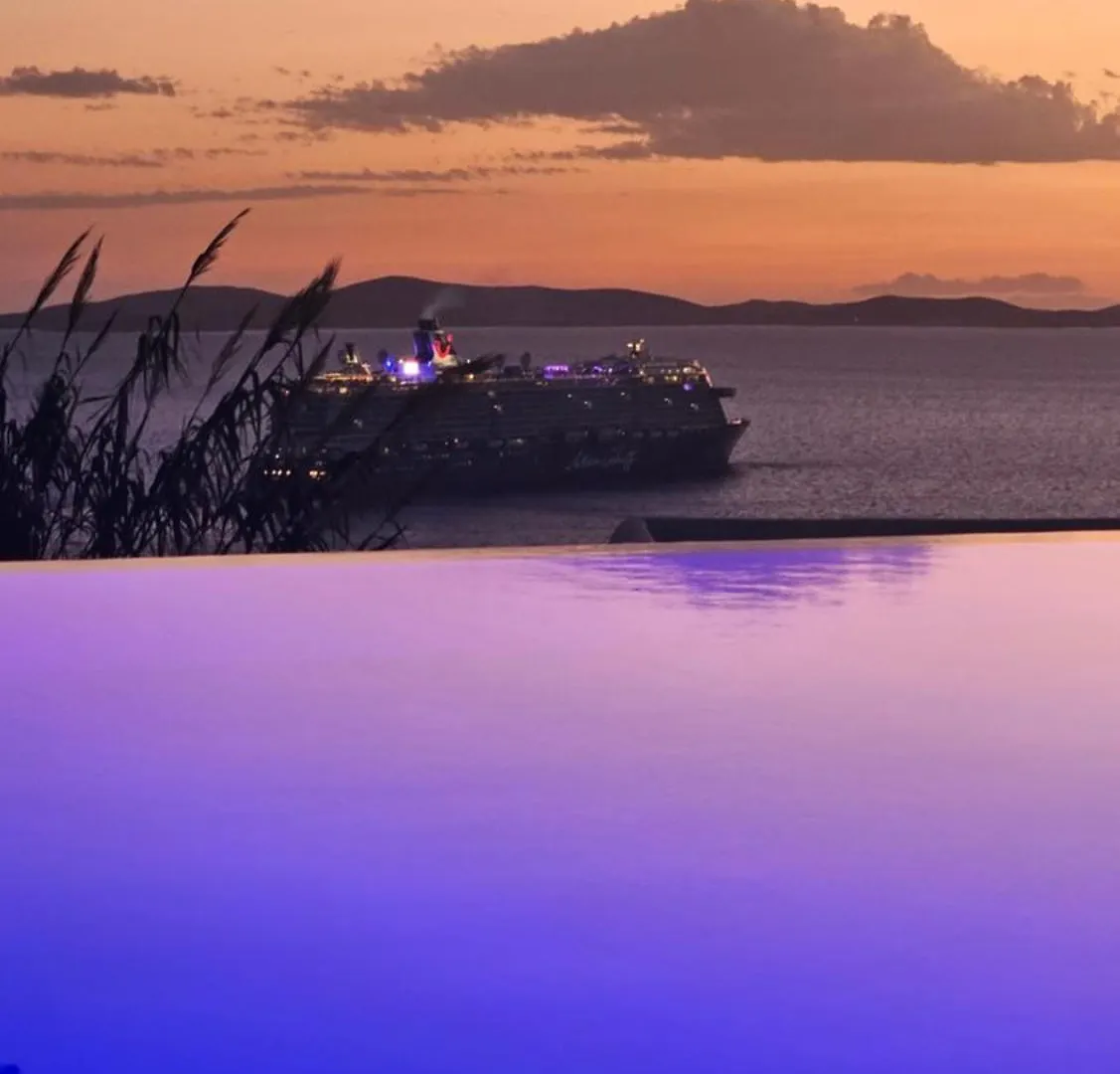Appart hôtel Elli Tropical Luxury Suites Sunset-Infinity Pool- Sea Side-Near Center Parking Mykonos Town Grèce